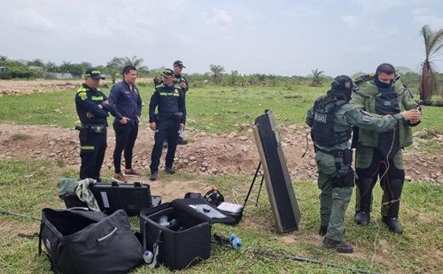 Police controlledly detonated an artifact found in the former Paz de Ariporo military base