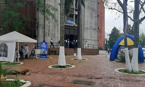 PLAZOLETA EDIFICIÓ EMIRO SOSSA